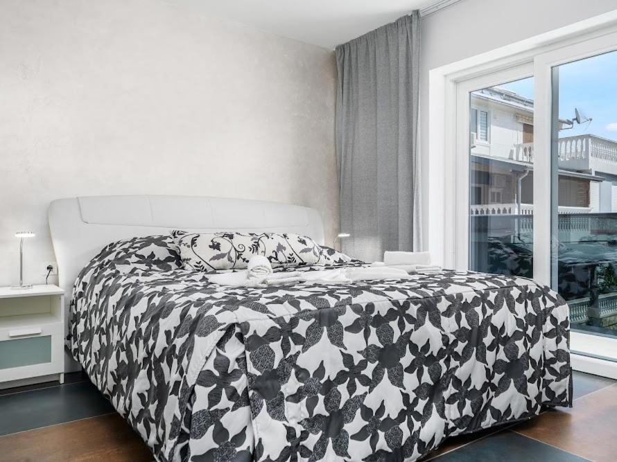 Luxury Apartments-La Dino Maky فوديس الغرفة الصورة